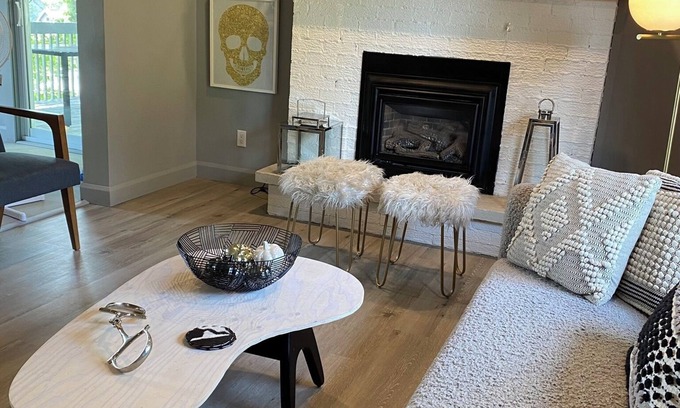 Saint-Sauveur House | Heart of ST SAUVEUR- walk to Village center! SKI till MAY 18 - no. 310182