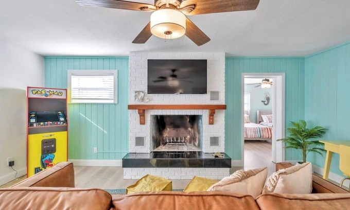 Largo House | Heated Pool, Game Room, MiniGolf @ Mermaid Cove