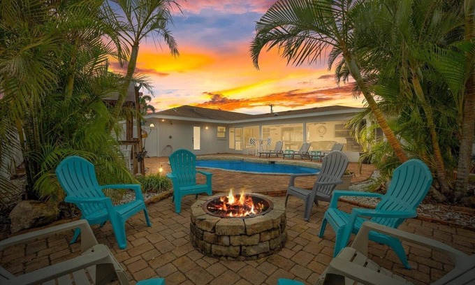 Bradenton House | Heated Pool, Near Anna Maria Island and IMG, 4 bdrms, 3 baths, 14 guests