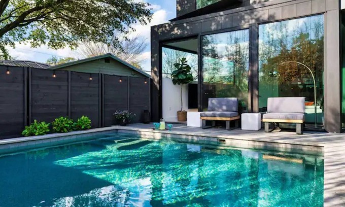 Bouldin House | Heated Pool Oasis, Luxe Amenities, Chefs Kitchen, Prime Location