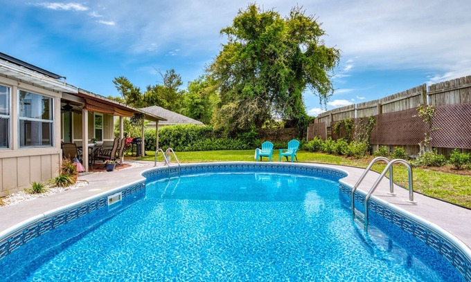 St. Augustine South House | Heated Pool! Only 4 Miles to Downtown, 5 Miles to Beach, 1 Mile to Boat Ramp, $300 in Free Tickets!