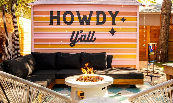 Hancock House | Heated Pool-Sleeps 10-Fire Pit- 2miles Downtown!n
