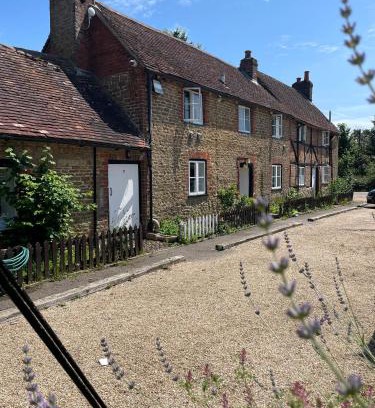 Godalming House | Heaven's Kitchen At Squirrel Inn