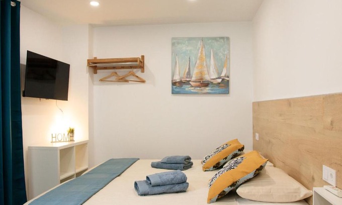 Ensanche Diputacion Bed & Breakfast | Heaven Sea