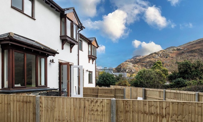 Beddgelert Cottage | HEBOG, pet friendly, character holiday cottage in Beddgelert