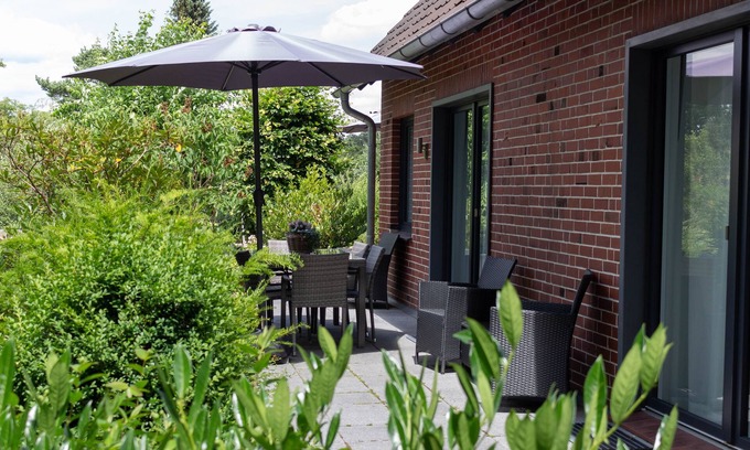 Undeloh Apartment | Heideträume Appartements "Pferdeflüsterer", terrace, nature reserve