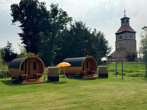 Walternienburg Cabin | Heinrich's Schlaffässer im Nuthegarten