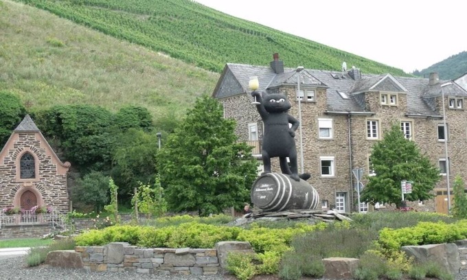 Grenderich Boat Rental | Helga Comfortable holiday residence