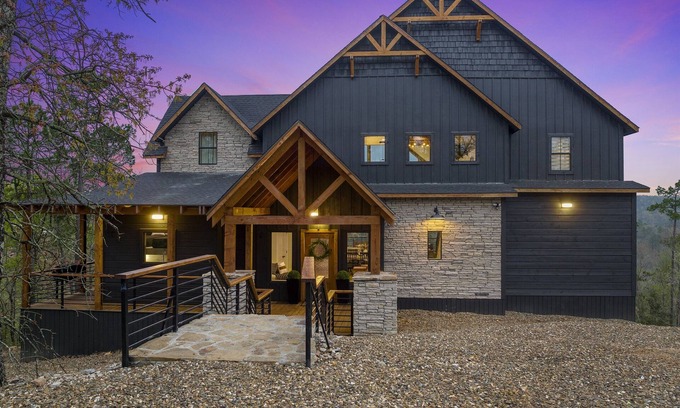 Broken Bow Cabin | Hell of a View! HotTub, Firepit, Games, Pets OK