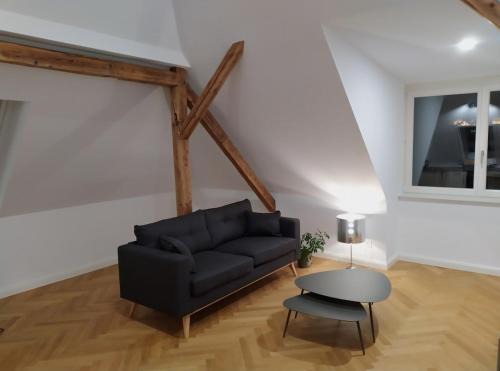 Stadtbezirk West Apartment | Helle Dachgeschoßwohnung am Weinberg-Campus
