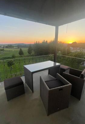 Nattenheim Apartment | Helle Ferienwohnung mit großem Balkon in Nattenheim in der Südeifel bei Bitburg