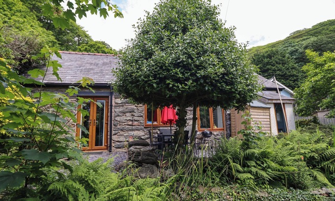Fairbourne Cottage | Hen Bopty