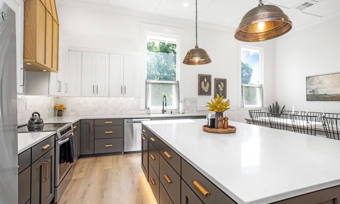 Walla Walla House | Heritage Heights-Close to Downtown & Pioneer Park - Luxury Finishes - EV charger