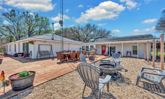 Waco House | Heritage Hideaway, Outdoor Oasis