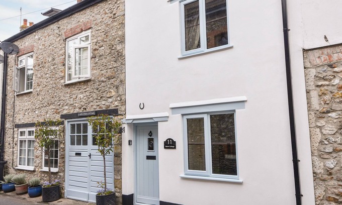 Colyton Cottage | HERON COTTAGE, pet friendly, character holiday cottage in Colyton