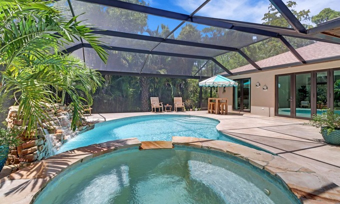 Naples House | Heron House at Logan Woods. Bright & spacious fully renovated home with pool!