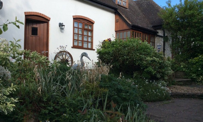 Alcester Apartment | Heron View Riverside Retreat in Peaceful Rural Hamlet near Roman Town, Alcester