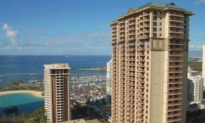 Waikiki Resort | HGVC Hawaiian Village Resort/Spa Grand Waikikian