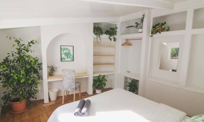 Ameijeira Cottage | Hibisco Suite | Family Friendly | Huge Gardens