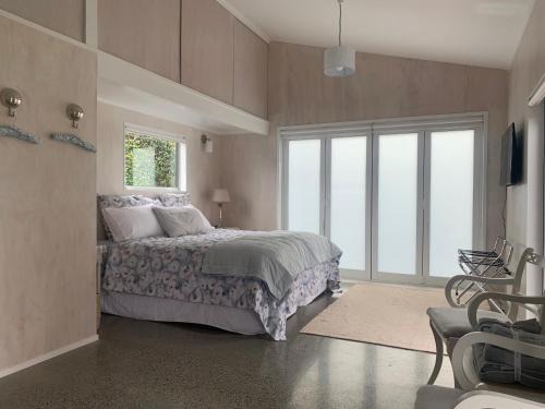 Hahei House | Hibiscus Cottage Guest House