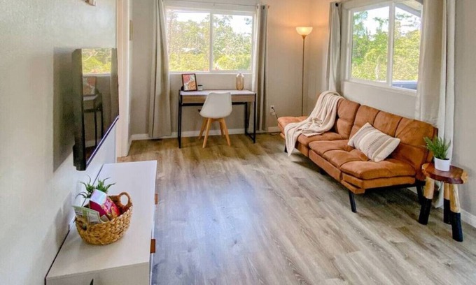 Keaau Apartment | Hibiscus Retreat, Full Kitchen, Lanai, Parking
