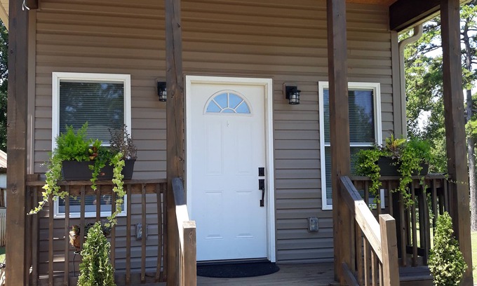Hickory House | Hickory Tiny House, short and long term rentals
