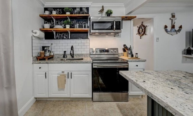 Poinciana Park House | Hidden Getaway 5 miles away from Fort Laud Beach