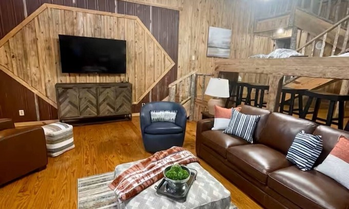 Abbeville Cabin | Hidden Oaks Comfy Cabin #7