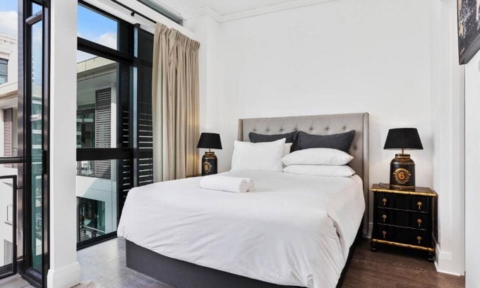 Auckland Central Business District Apartment | High-end Viaduct studio apartment!