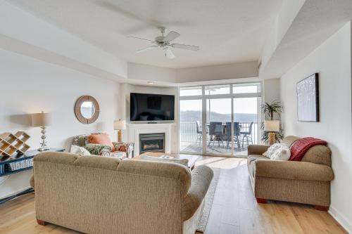 Osage Beach Apartment | High-Floor Osage Beach Condo with Lake and Park Views