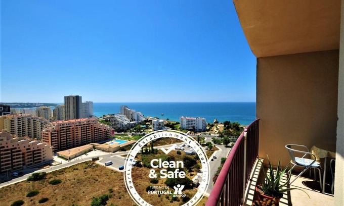 Praia da Rocha Apartment | High In The Sky