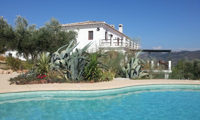 Iznajar Villa | High standard villa with stunning views away from the crowds