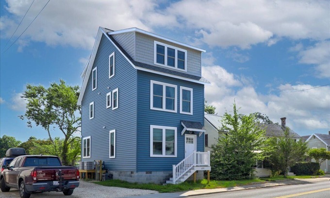 Chincoteague House | High Tide Hideaway on Chincoteague Island!
