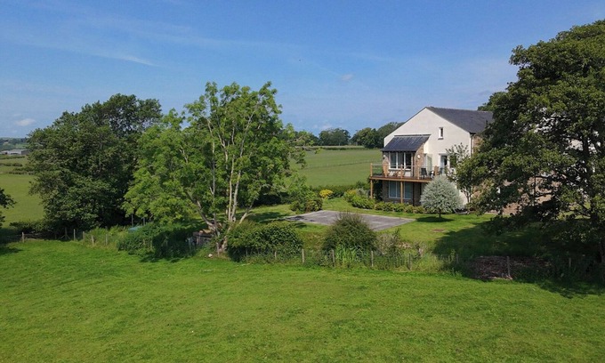 Kirkby Lonsdale House | HIGH VIEW MEADOWS, family friendly in Kirkby Lonsdale