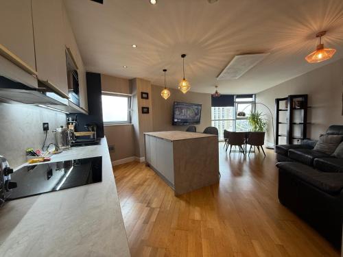 Cardiff City Centre Apartment | High View Serviced Apartment