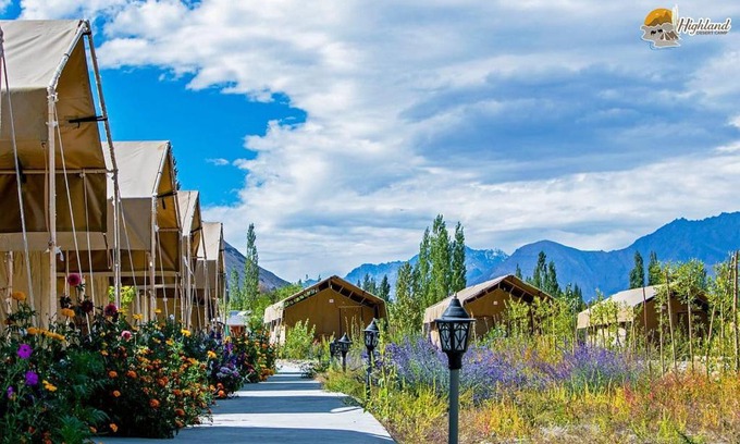 Hundur Hotel | Highland Desert Camp