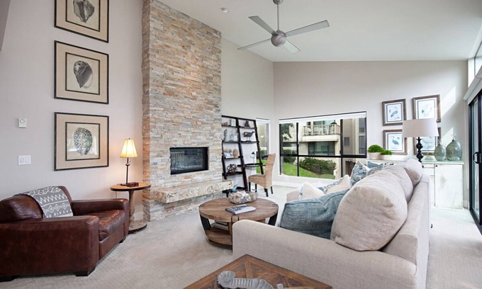 Solana Beach Condo | Highly Upgraded 2 Bedroom 2.5 Bath Condo Located in Gated Complex On the Bluff