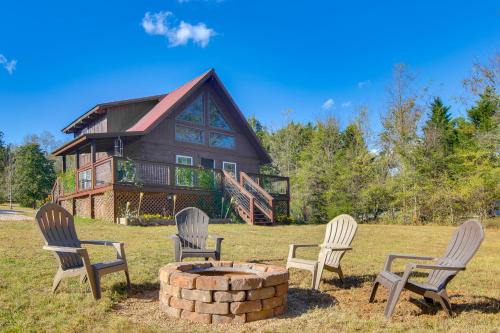 Newport House | Hike and Unwind, Peaceful Wooded Retreat in Newport