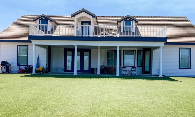 Apache Junction House | Hilltop Haven- Spacious family home with views