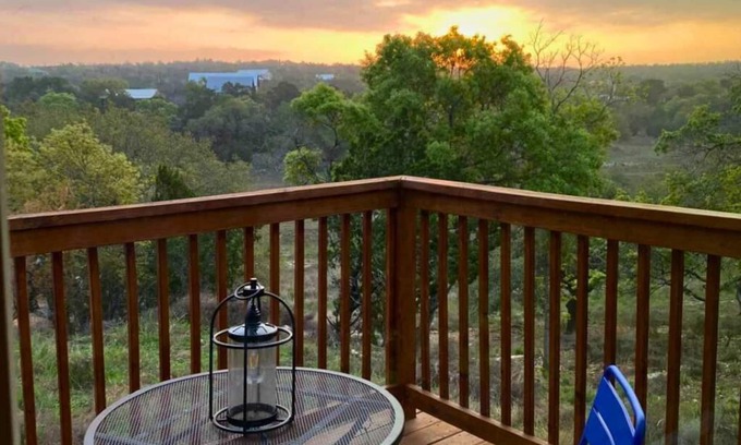 Canyon Lake House | Hilltop Retreat | Romantic Views + Outdoor Firepit