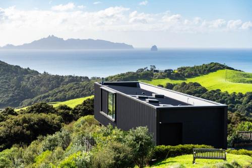 Mangawhai Heads House | Hilltop Spa Vista - Mangawhai Heads Retreat