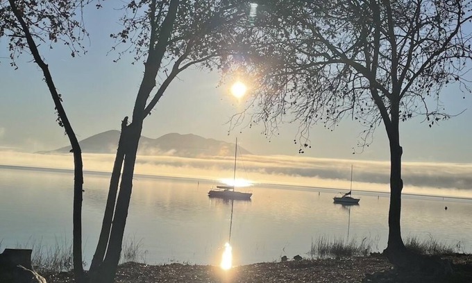 Kelseyville House | Hilltop vineyard paradise near Clearlake with stunning views of Mt. Konocti
