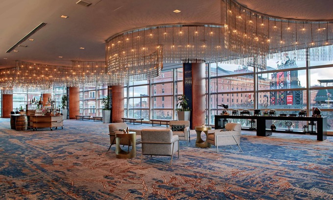 Downtown West Hotel | Hilton Baltimore Inner Harbor