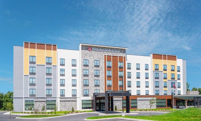 Jeffersonville - Clarksville Hotel | Hilton Garden Inn Jeffersonville, In