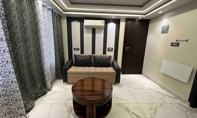 Tapovan Apartment | Himalayan Hideaway: 1 BHK Luxury Apartmentnn