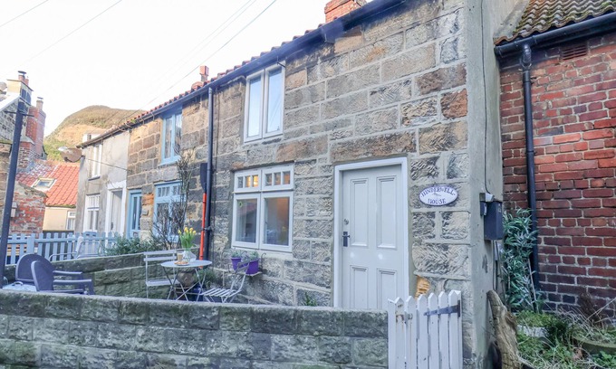 Staithes Cottage | HINDERWELL HOUSE, romantic, country holiday cottage in Staithes