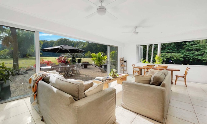 Ninderry House | Hinterland Hideaway in Ninderry