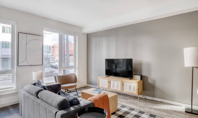 Yesler Terrace Apartment | Hip First Hill 1BR w/Gym, Roof & Lounge, nr Pioneer Sq, by Blueground