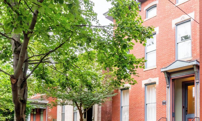 Old Louisville House | Historic 4 BR 3-1/2 BA Brick Home Old Louisville | Near Downtown Expo Derby UL