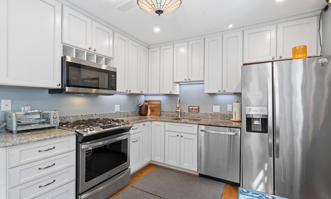 Old Town Alexandria House | Historic Alexandria 2B/2B month-to-month